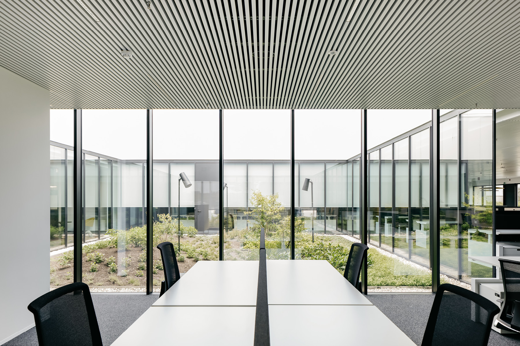 Office building Caterpillar - Grimbergen — Archiles architects